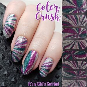 Color Crush It’s a Girl’s Swirled nail strips